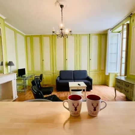 Charming Near The Old Port Apartamento *
